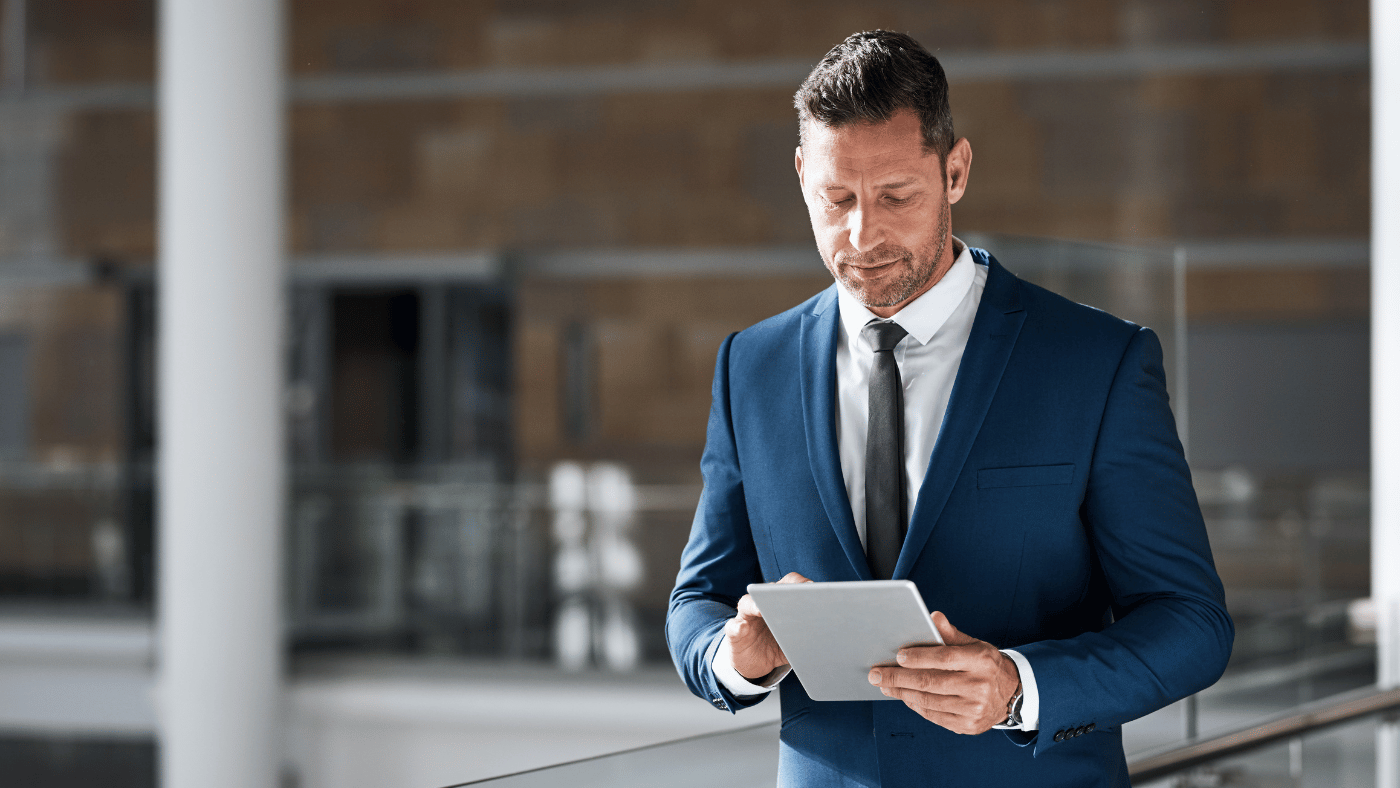 Insurance agent sending quote snapshot to client
